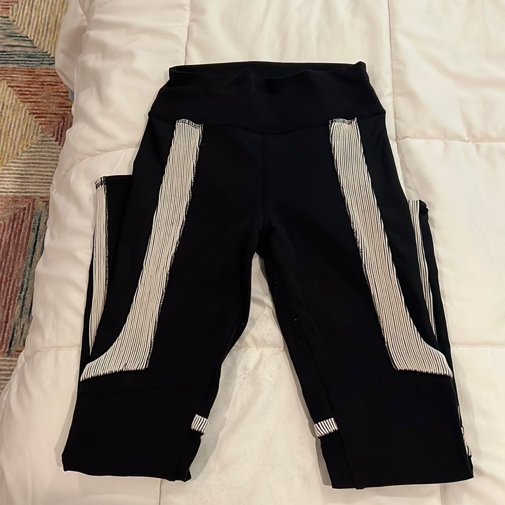 ALO Yoga black leggings